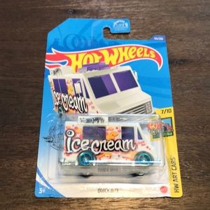 Hot Wheels Quick Bite Ice Cream Truck